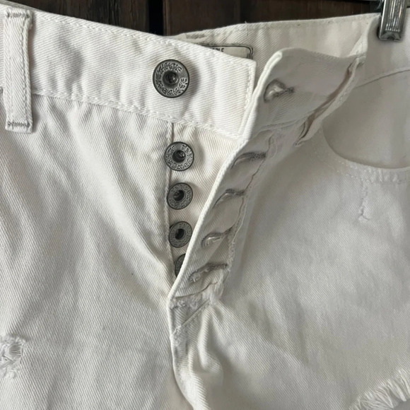 Free People White Run Away Slouch Button Raw Shorts Size 24 - Picture 6 of 8